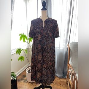 Flutter sleeve caftan dress